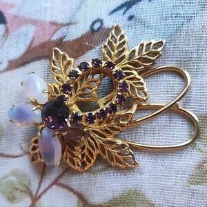 Purple Opaline Prong Set Rhinestone Gold Tone Rhodium Plate Vintage Brooch EUC